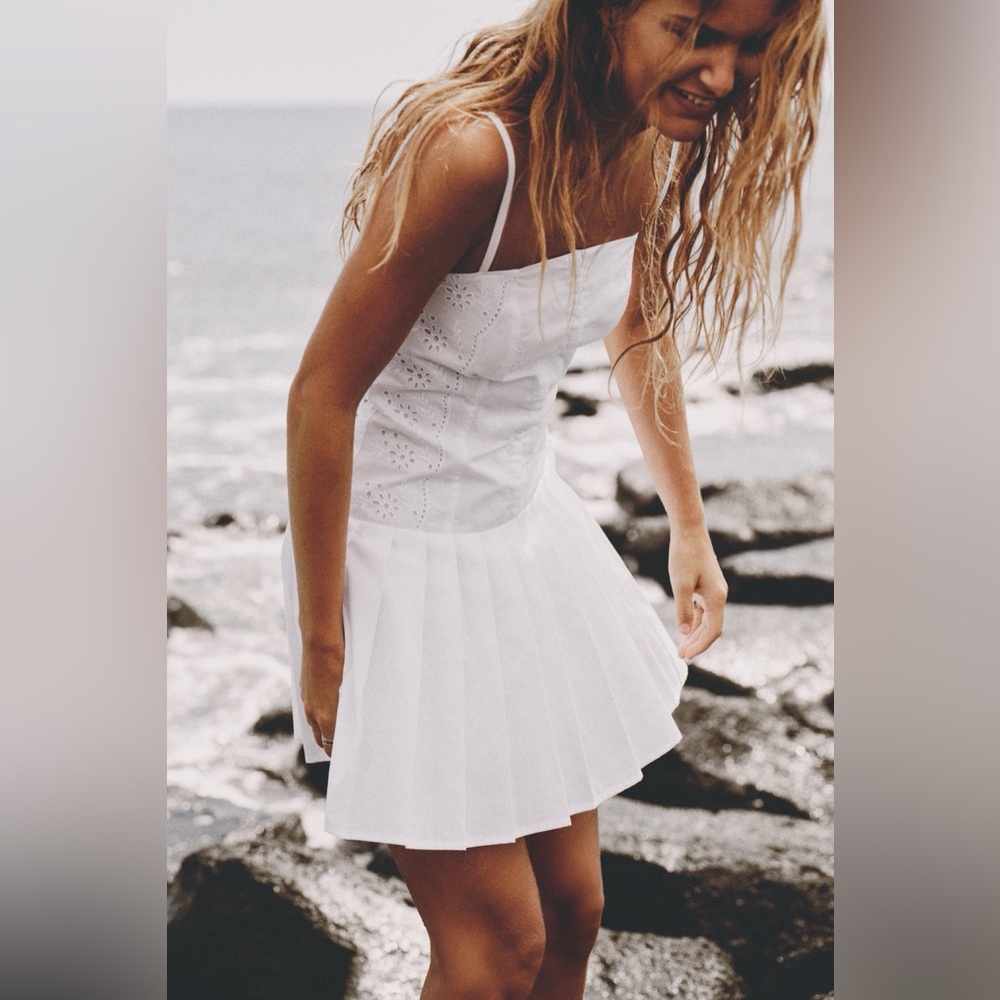 ZARA White Eyelet Mini Dress Small Corset Fit Tennis Vacation Bridal Cottagecore